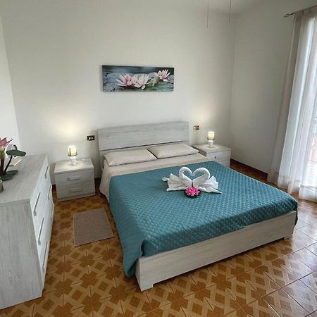 Water Lily Apartment Bardello Екстер'єр фото